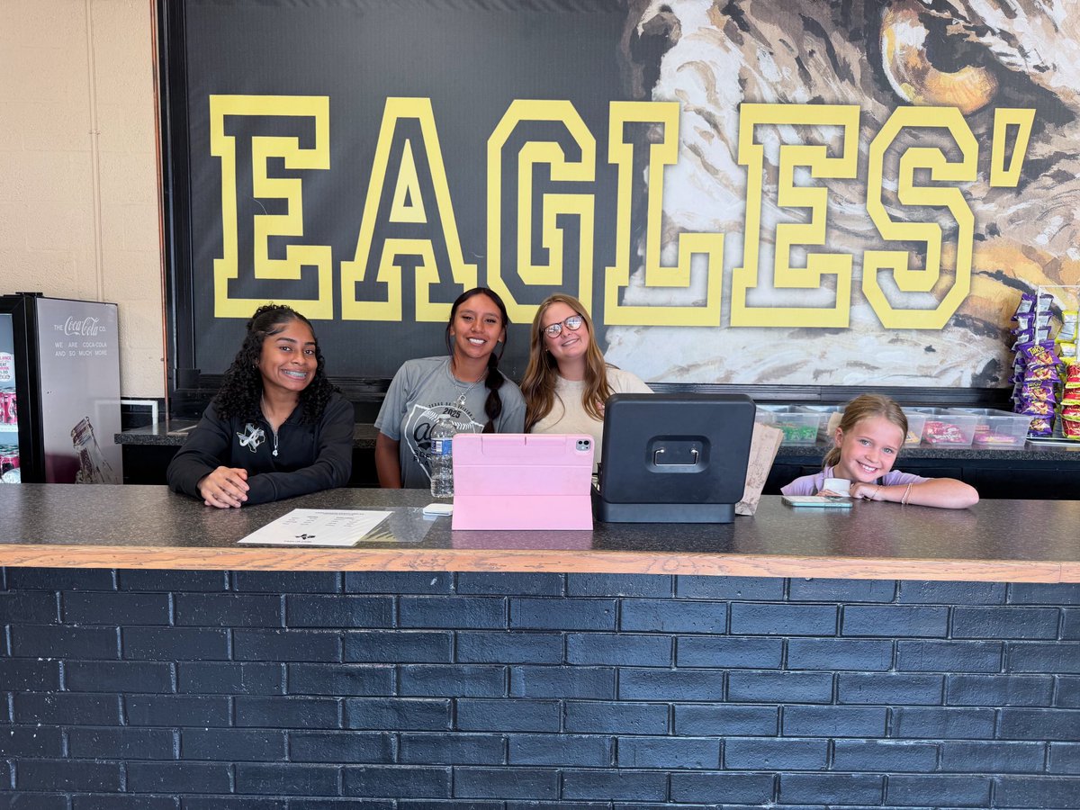 Jurdin, KK, Jewels, and our mermaid loving “Bestie” helped out and worked the concession stand for VB today!
