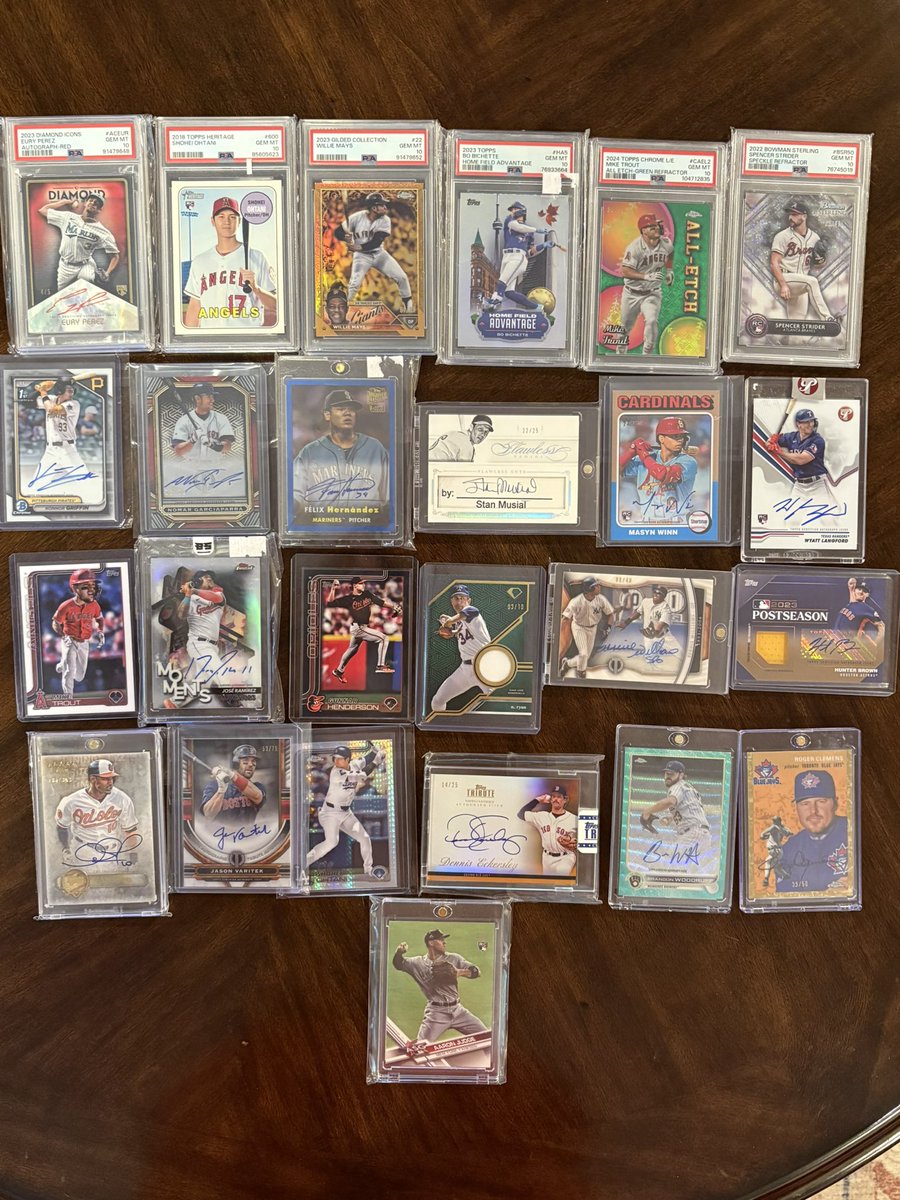 As promised, here are my card show snags from earlier! 🔥 

Let me know if anything is of interest and I’m sure we can work something out 🤝