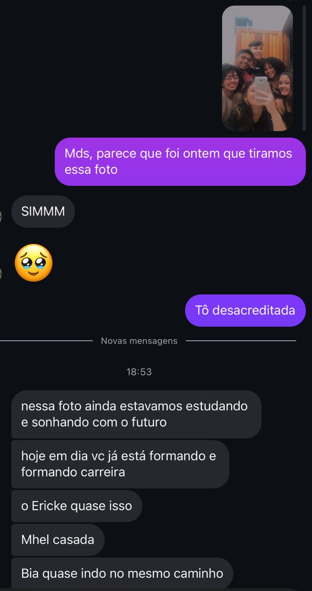 Fifah_Junio's tweet photo. Um dia vc está rindo de uma conversa no grupo de amigos da escola e quando se assusta… já se passaram 5 anos e cada um está vivendo de forma diferente indo atrás dos seus sonhos https://t.co/wCarpsJdcI