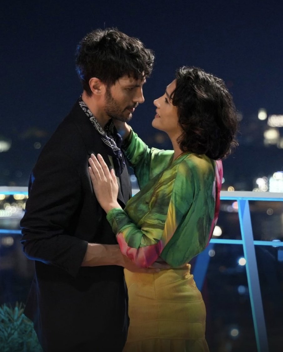 Gx8Ud0LWAAAmZeK?format=jpg&name=medium