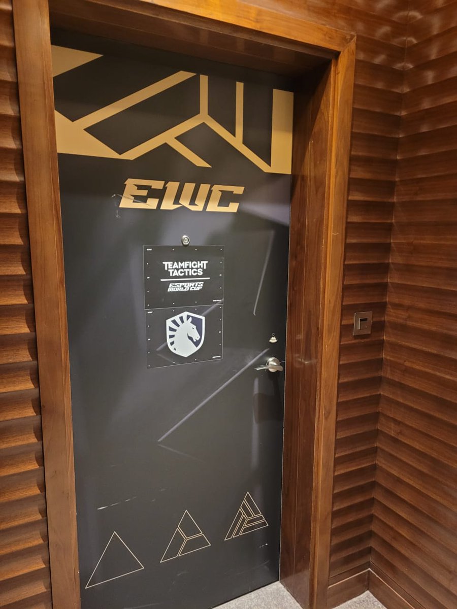 Chegamos na Arábia pra EWC! 
<a href="/TeamLiquid/">Team Liquid</a> tá na casa 🇸🇦