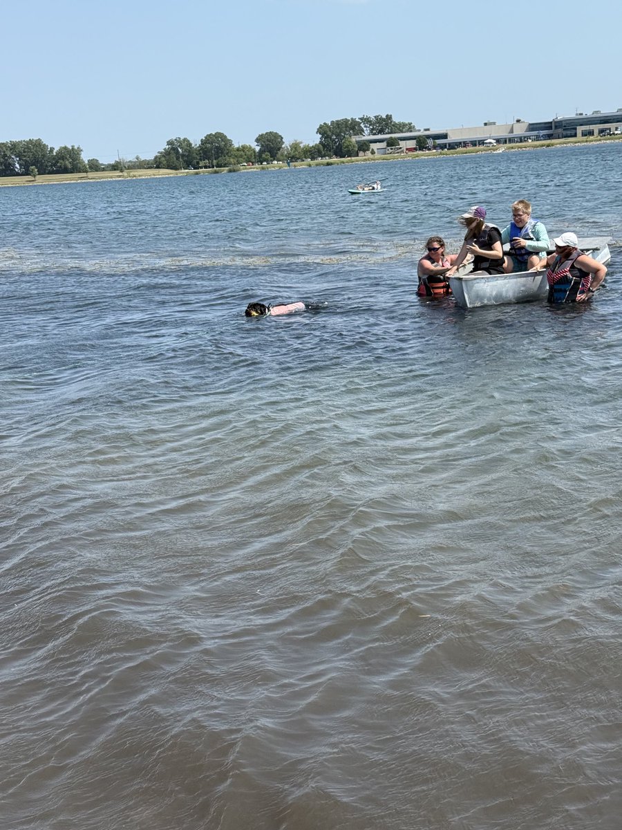 Here is Lucy trying to pull the boat to shore.  There were two kids in distress.  She did a good job, but we still need a little bit more practice.    

#Rottweiler #Rottie #Waterdog #Lucy 
⁦<a href="/LauraLoomer/">Laura Loomer</a>⁩ ⁦<a href="/TheRealHos305/">Eric Hosmer</a>⁩