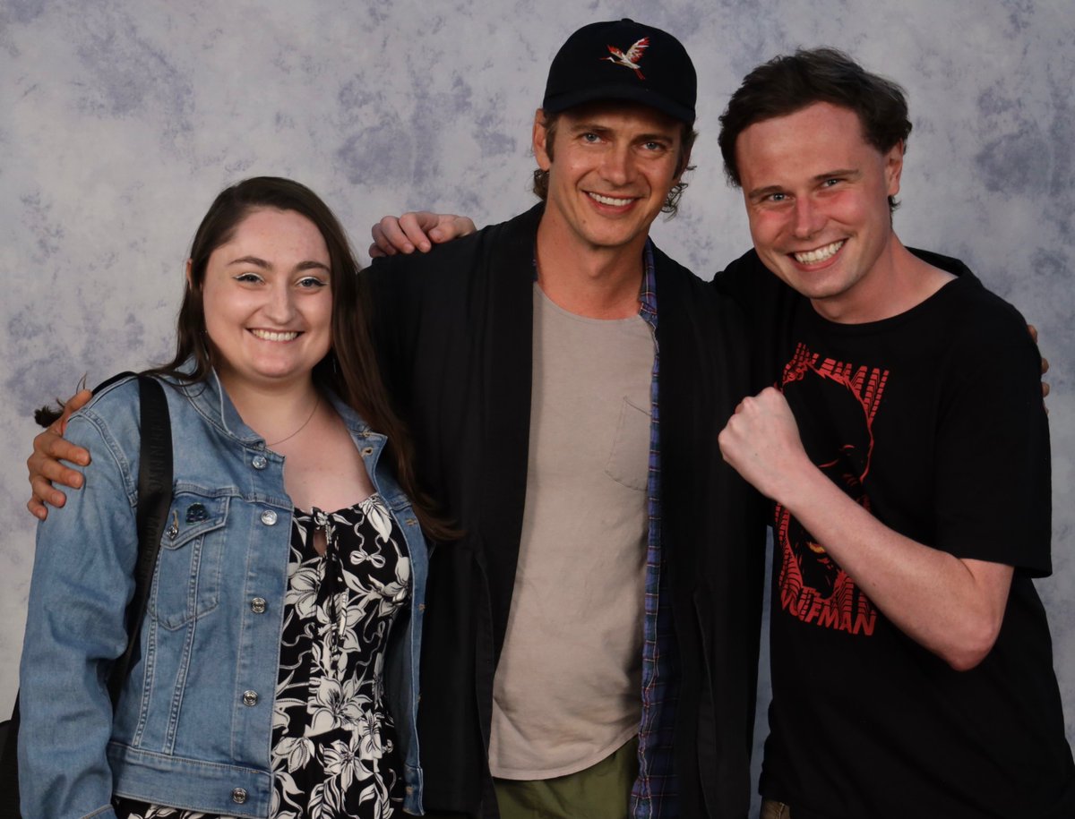 I now officially have it on record that Hayden Christensen has now seen, and loved, The Wolf Man (1941) since I gave him the DvD back in 2023.

“It’s a classic!” were his words!