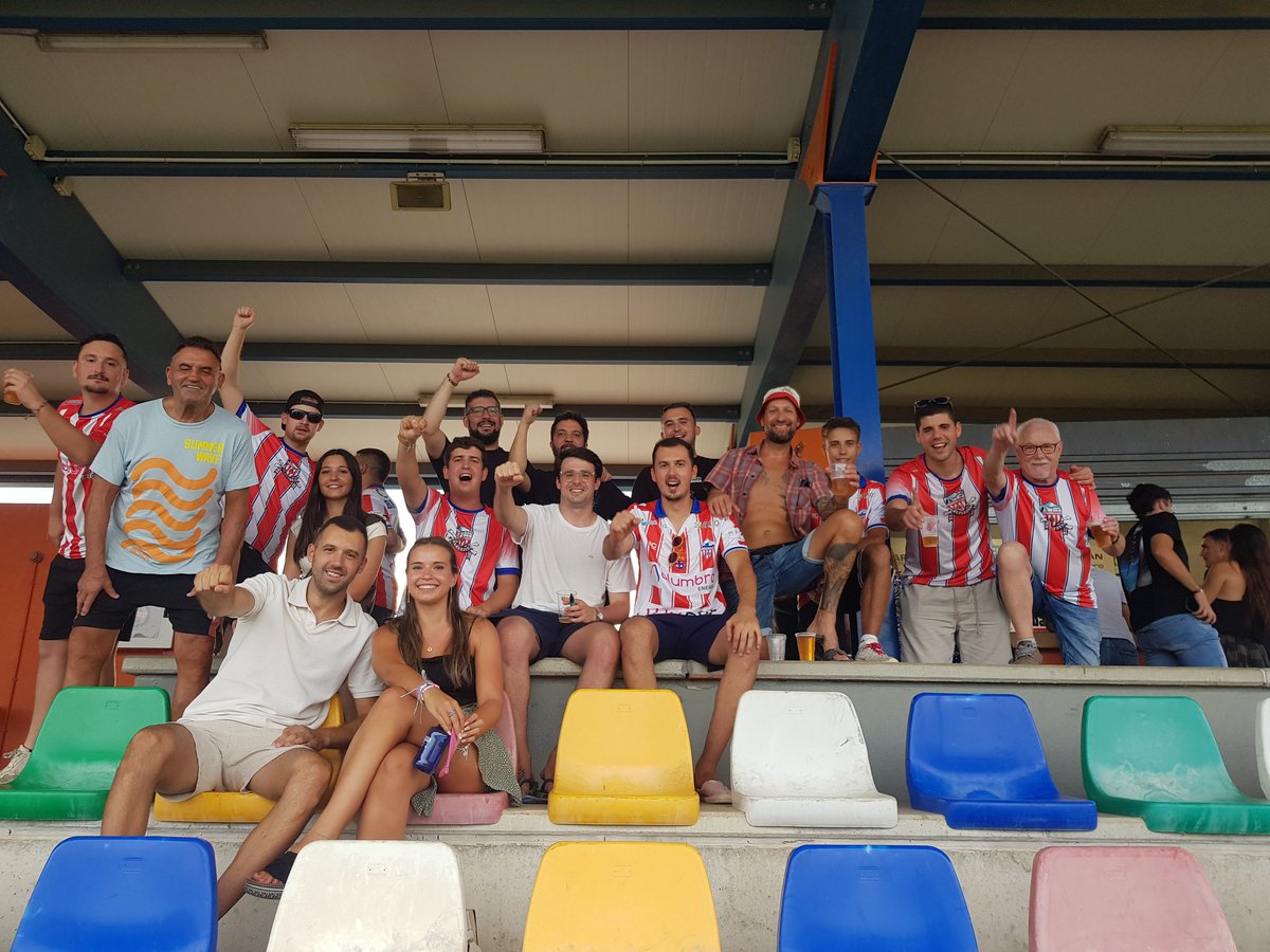 Otra vez en Binefar,condenados a quererte no podemos parar de seguirte <a href="/AtcoMonzon/">Atlético Monzón Alumbra</a> 🙌🇲🇨🇵🇱💪#ATuLadoYHastaLaVictoriaSiempreMonzón #AupaAtleti #VamosMonzòn