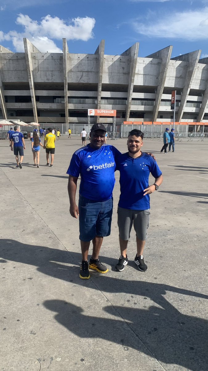 Eu e meu pai pé quente! 🍀
#diadecruzeiro
#diadospais
#eunomineirão