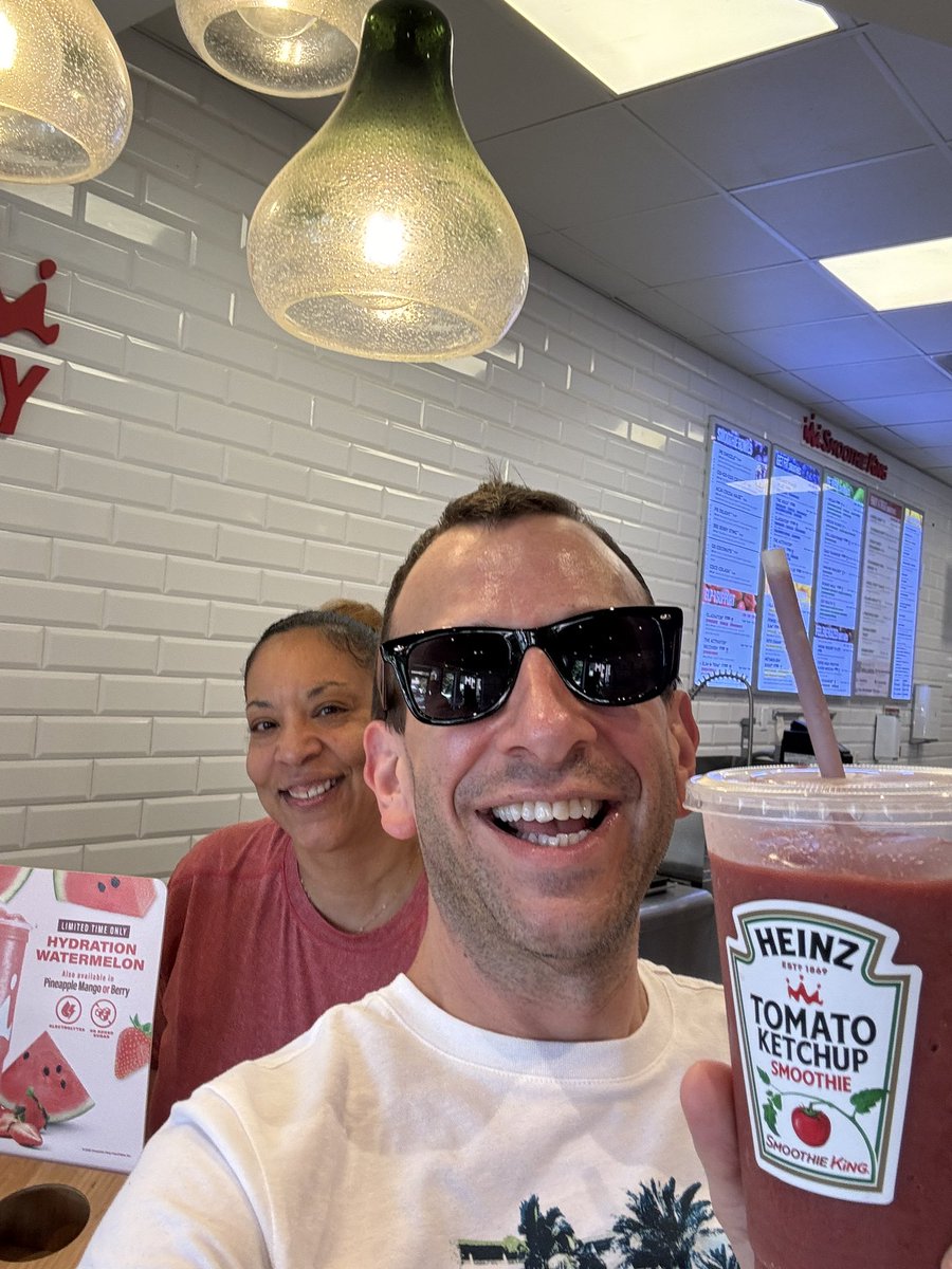 The Heinz x <a href="/SmoothieKing/">Smoothie King</a> smoothie is 🔥 Fruity w/ hint of tangy tomato