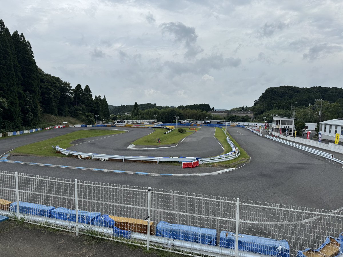 おはようございます！本日はカート選手権第4戦のライブ配信を10時より開始予定です！気温はまだ27度！午前中にもしかしたら雨になるかも？

2025 MOBARA WEST KART CUP 第4戦 2025.8.10 SUN youtube.com/live/4pA_z5qny… <a href="/YouTube/">YouTube</a>より