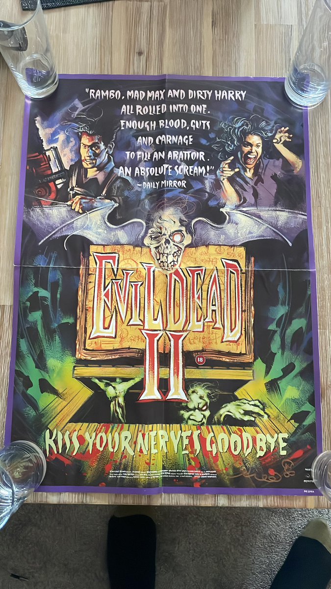 <a href="/GrahamHumphrey8/">Graham Humphreys</a> and I. Lovely guy. Great artist. Sorry I spelt your name wrong in the earlier post. <a href="/VicePressNews/">Vice Press</a>