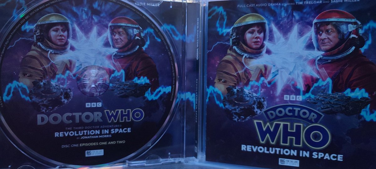 TheMetalWhovian's tweet photo. #NewProfilePic is my current #BigFinish listen, "The Third Doctor Adventures: Revolution in Space" by Jonathan Morris.
#DoctorWho #3rdDoctor #SarahJaneSmith #PhysicalMedia https://t.co/NWshEnhVZc