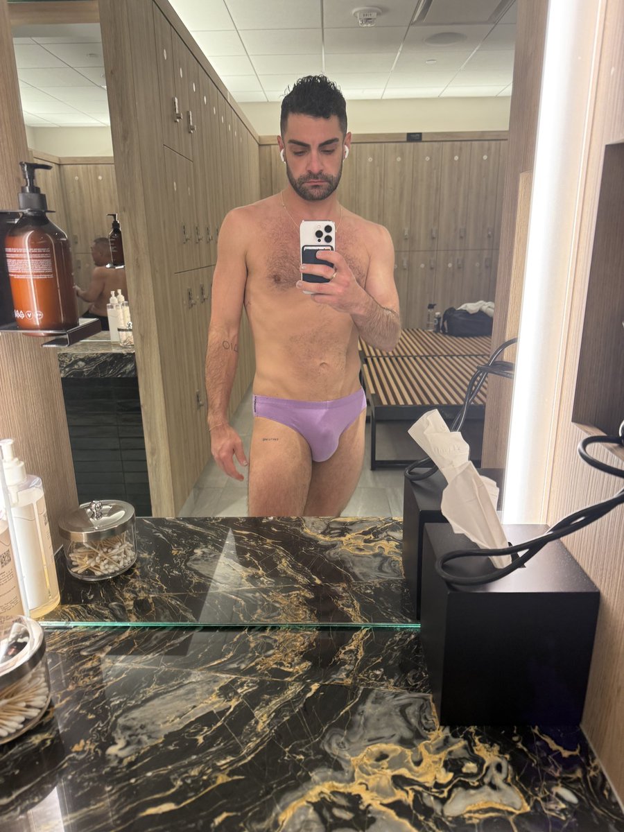 dbaccala's tweet photo. Thriving. Most of the time. Lol https://t.co/4p9gO9enhv