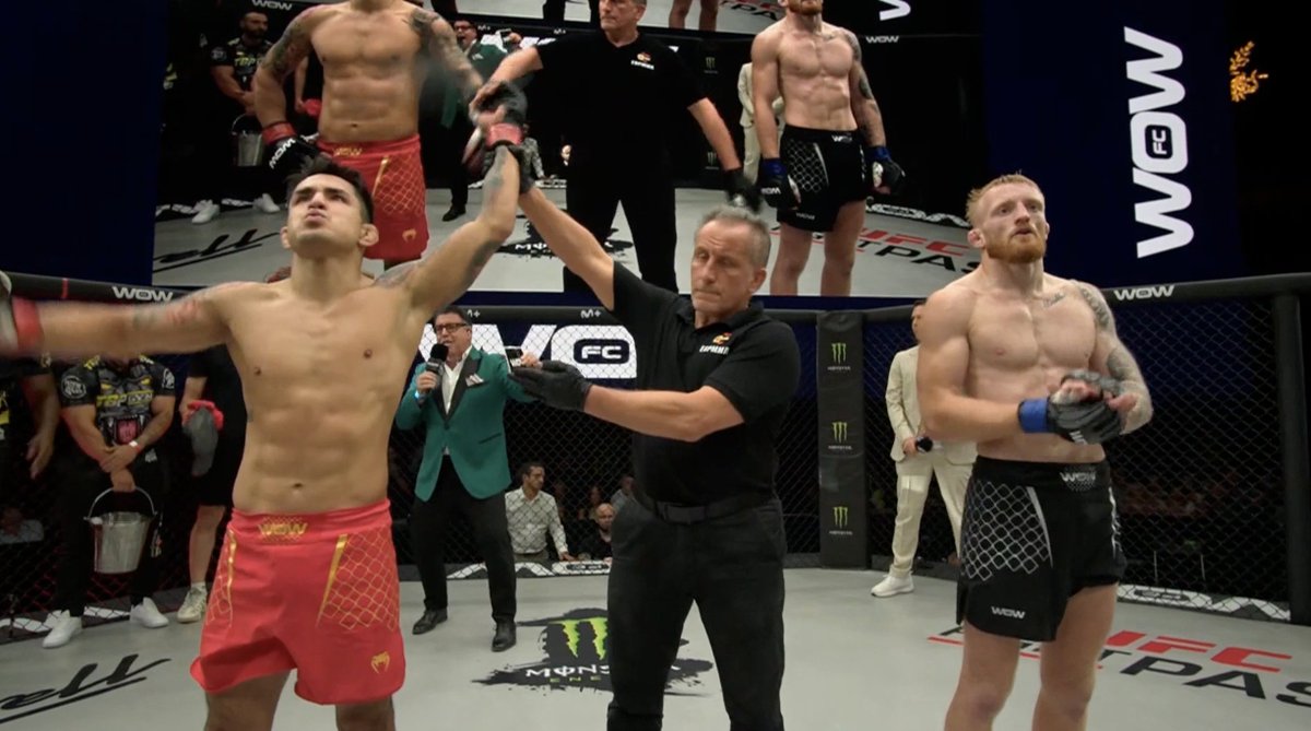 🇵🇪Alexis Vera (7-3) gana a Scott Pedersen (6-4-1) por decisión unánime, tremendo lo de Alexis que tomó la pelea con 72 horas de aviso, tras dos años sin competir y se saca una merecida victoria, brutal #WOW21