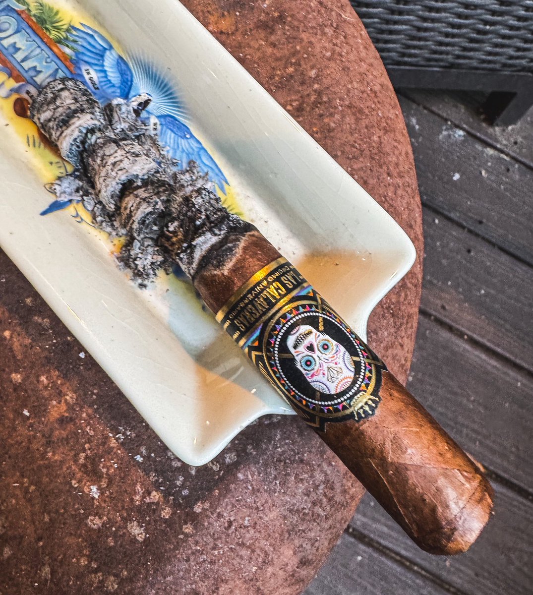 StogieDad (@stogiedad) on Twitter photo Catching a movie (<a href="/phoenicianmovie/">The Phoenician Scheme</a>) with an instant classic from <a href="/TheCrownedHeads/">Jon Huber</a>. #LasCalaveras Décimo Aniversario and a pour of <a href="/MakersMark/">Maker's Mark</a> #CaskStrength. Hard to beat a night like this…#CYOP #CigarLife #CigarsOnX Catching a movie (<a href="/phoenicianmovie/">The Phoenician Scheme</a>) with an instant classic from <a href="/TheCrownedHeads/">Jon Huber</a>. #LasCalaveras Décimo Aniversario and a pour of <a href="/MakersMark/">Maker's Mark</a> #CaskStrength. Hard to beat a night like this…#CYOP #CigarLife #CigarsOnX