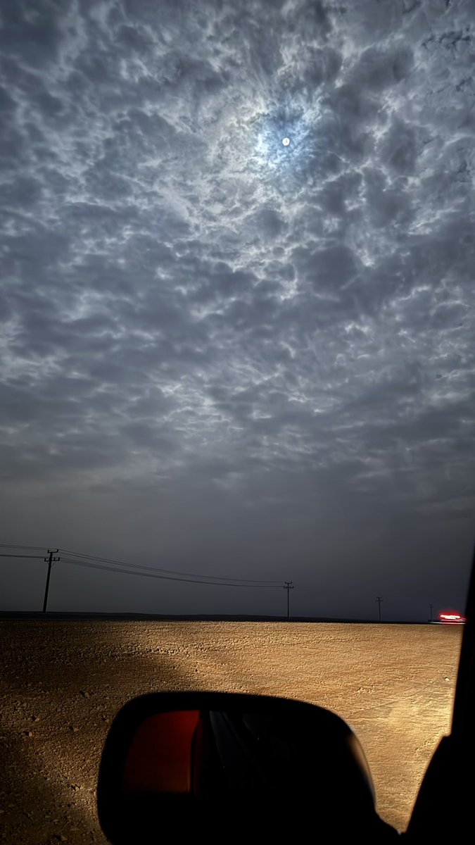 « أضويت لك قمرا وشرّعت لك باب 
وصبّيت لك كاس الهوى من عروقي »