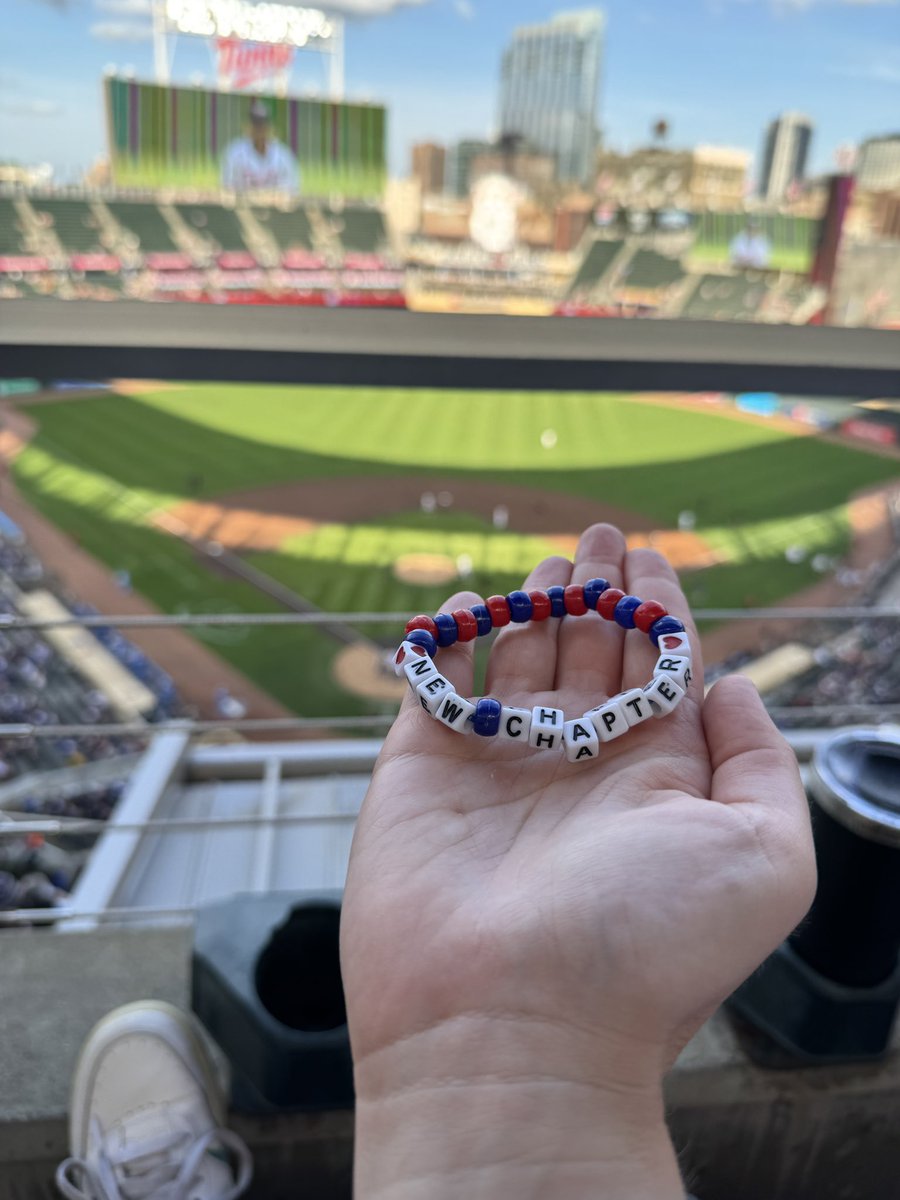 Here’s to the new chapter 📖🥹

Shoutout to <a href="/shaylarz/">commissioner shayla is crashing out</a> for the bracelet 💙