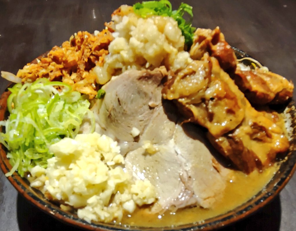 8/10
昼夜

❰❰ツイッターサービス❱❱

①ツイッターの食券購入

②この画面リツイート
→RT画面提示が条件
(他のクーポン割引
ラインサービスなど併用不可)

ガッツリ中濃
(野菜&amp;ニンニク増し無料)
+半ライス 

1460円→【980円に割引】
サービスです！