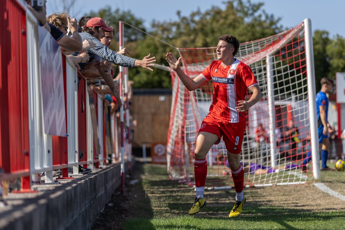 MATCH PHOTOS: <a href="/FromeTownFC/">Frome Town FC</a> 3 - 0 <a href="/tafclambs/">Tavistock AFC</a> Southern Lge Div 1 South / 9 Aug 25

Full Gallery: flickr.com/photos/stevemc…

<a href="/NonLeaguePaper/">The Non-League Paper</a> <a href="/swsportsnews/">South West Sports News</a> #WeAreBA11 #Robins  

Like what I do? Check out my Link Tree:
linktr.ee/Eggsmc