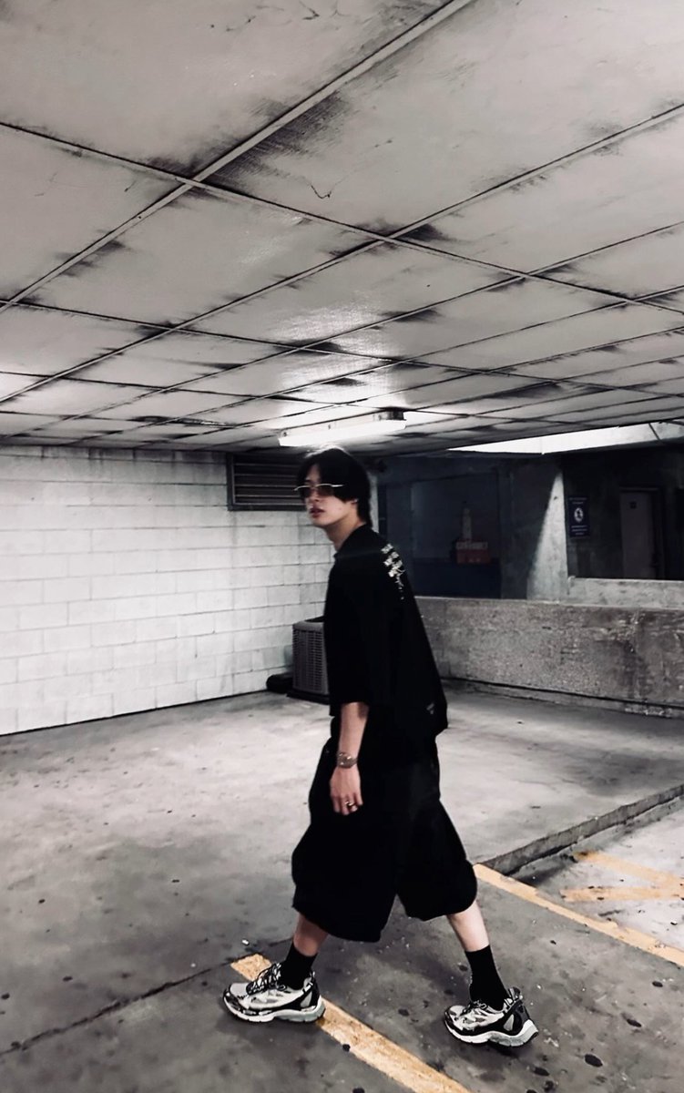 BLOXDBATH's tweet image. Sign of life I suppose. 
Lost in smoke.