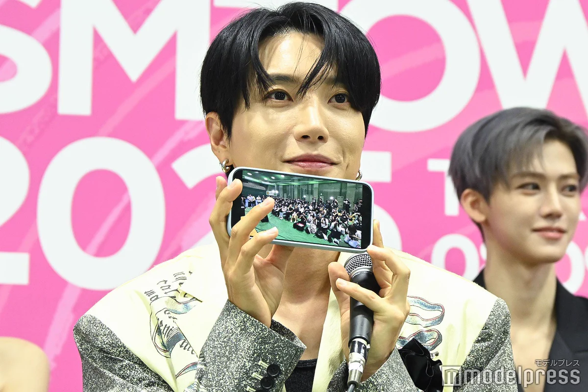 SUPERJUNIOR SJMarket 中華 スマホ　バッグ イトゥク モデルプレス on X: 