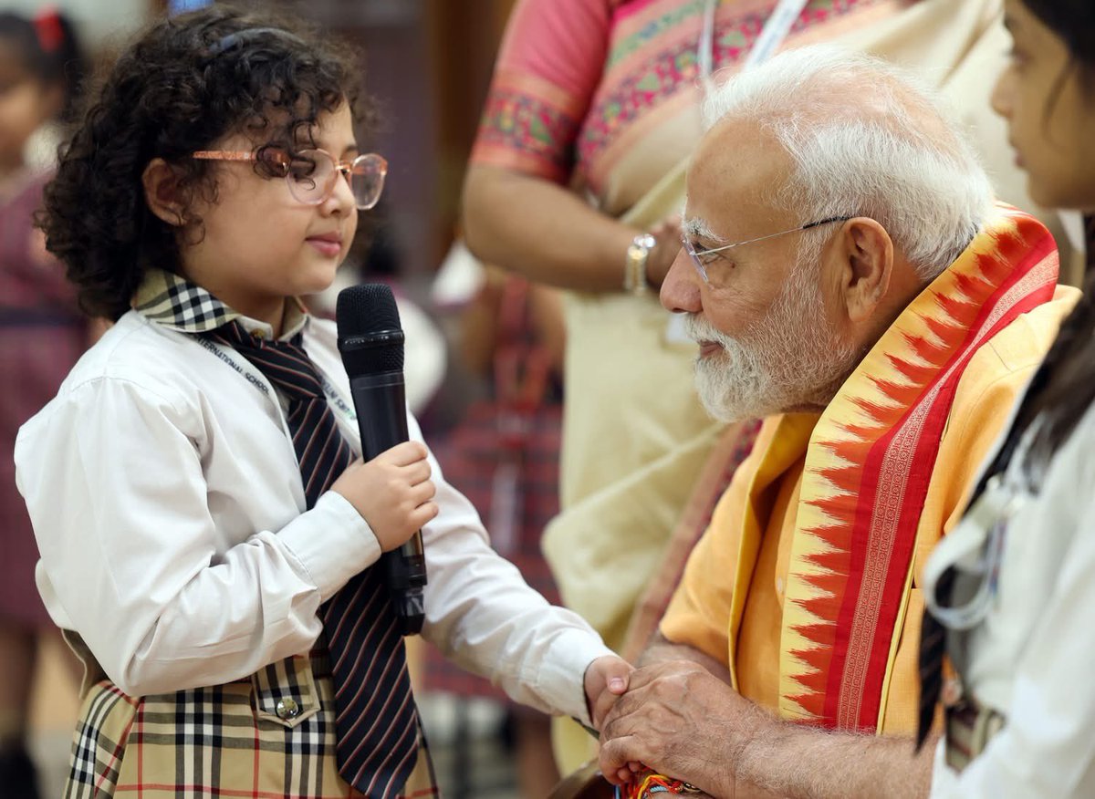 Pawan Sharma (@pawansharmabjp1) on Twitter photo “जब देश के नन्हे फूल अपने प्रधानमंत्री को राखी बाँधते हैं, तो यह केवल एक रस्म नहीं रहती — यह विश्वास की डोर है। इन मासूम चेहरों में आज का स्नेह, कल का सुरक्षित और उज्ज्वल भारत छिपा है। 🇮🇳
#RakshaBandhan #NarendraModi”
<a href="/narendramodi/">Narendra Modi</a> “जब देश के नन्हे फूल अपने प्रधानमंत्री को राखी बाँधते हैं, तो यह केवल एक रस्म नहीं रहती — यह विश्वास की डोर है। इन मासूम चेहरों में आज का स्नेह, कल का सुरक्षित और उज्ज्वल भारत छिपा है। 🇮🇳
#RakshaBandhan #NarendraModi”
<a href="/narendramodi/">Narendra Modi</a>