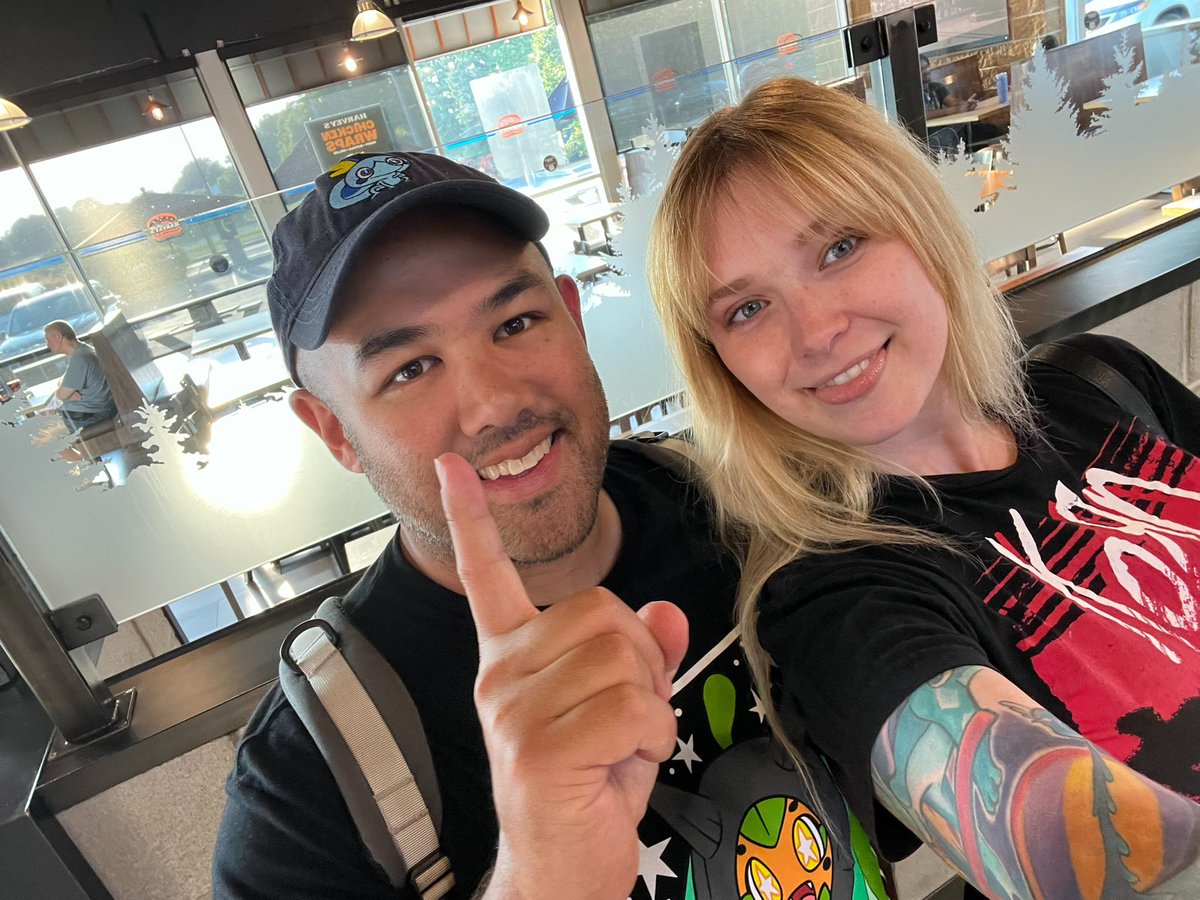 Anastazjarcanine tweet media