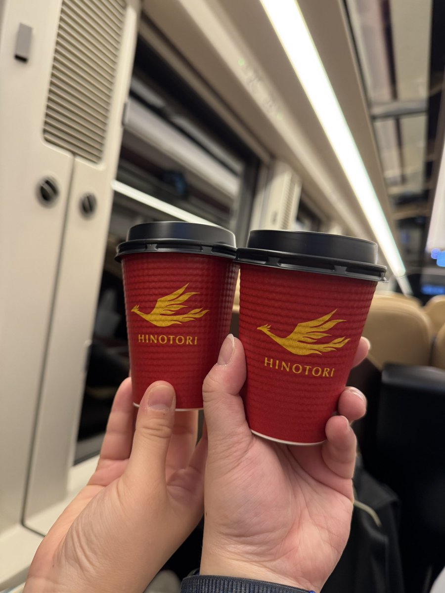 パートナーとひのとりで名古屋へ🚃
もちろんプレミアムシート🤭💖