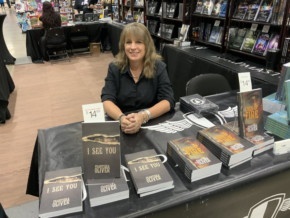 Good day at Oklahoma Comic Con.  Day 2 tomorrow!!