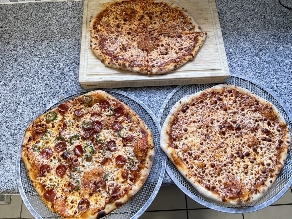 Texas_Hoosiers's tweet image. Finally got to try out my new pizza steel. It ain’t John’s of Bleecker but it’s the best you’re gonna find in San Antonio - and most importantly, my daughter fucking loves it. #pizzapics