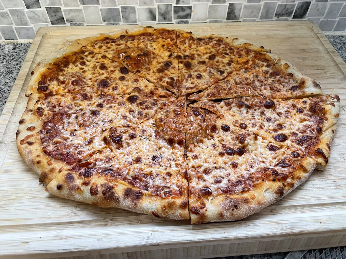 Texas_Hoosiers's tweet image. Finally got to try out my new pizza steel. It ain’t John’s of Bleecker but it’s the best you’re gonna find in San Antonio - and most importantly, my daughter fucking loves it. #pizzapics