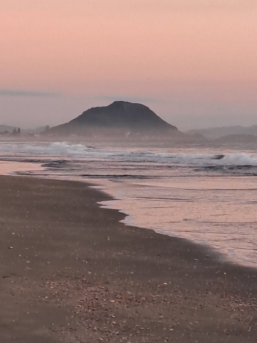 'Things work out best for those who make the best of how things work out.' (John Wooden)