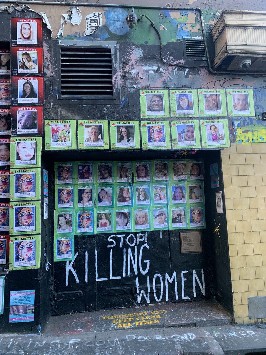 油絵　メルボルン　1980年　アンティーク　美品　オーストラリア メルボルンで印象に残ったのはこの壁。2024年1月以降、殺された