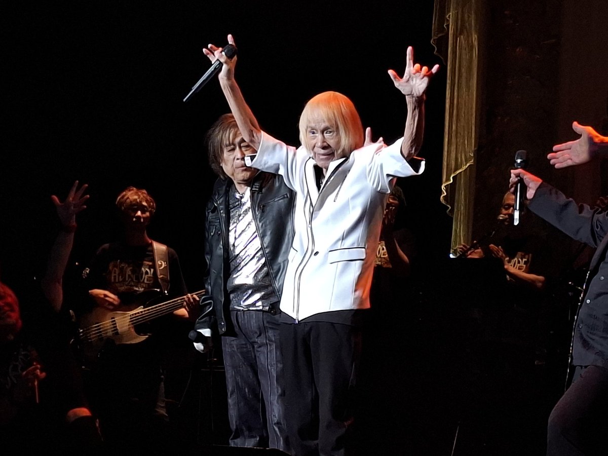 #AJF2025 行ってきた( *´艸`)
マジでクッシー最高(≧∇≦)/
元気な姿に力強い歌声✨めっちゃ感動しました😭
宮にぃもMoJoさんもめちゃくちゃ楽しそうに歌ってて私もすんごく楽しかった♥️
ライブ最高すぎる😭👏✨