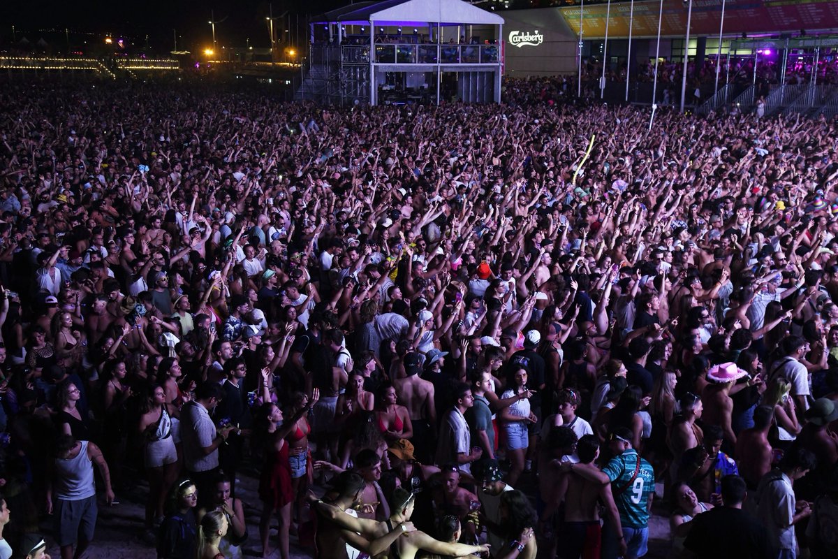 Palais des Festivals (@cannespalais) on Twitter photo Retour en images sur cette deuxième journée des <a href="/plageselectro/">Les Plages Electro</a> à Cannes !
Aujourd’hui, Peggy Gou, Luidji, Mochakk et bien d’autres ont enflammé la scène face à la mer 🎶✨
#CannesFrance #CotedAzurFrance #RendezVousACannes Retour en images sur cette deuxième journée des <a href="/plageselectro/">Les Plages Electro</a> à Cannes !
Aujourd’hui, Peggy Gou, Luidji, Mochakk et bien d’autres ont enflammé la scène face à la mer 🎶✨
#CannesFrance #CotedAzurFrance #RendezVousACannes