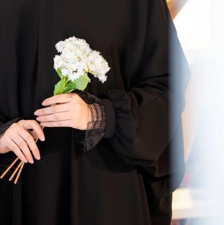 اللهم إجعل صباحنا صباحَ رحمةٍ ومغفرة،
وصلاحٍ وبركة، ووفّقنا فيه لما تحب وترضى،
وأجرِ الخير على أيدينا، وإصرف عنا السوء كلَّه يا واسع الفضل 🤲

صباح النور 💚