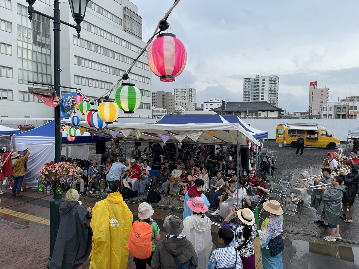フェスティバルFUKUSHIMA!2025、小雨ですがコレクティブFUKUSHIMA!＋オーケストラFUKUSHIMA!で始まります〜

pj-fukushima.jp/news/2154/