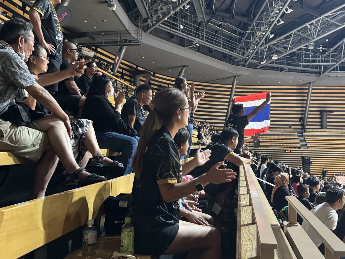 4v4タイ代表🇹🇭強い
アツイ応援団あつまってる
決勝進出！