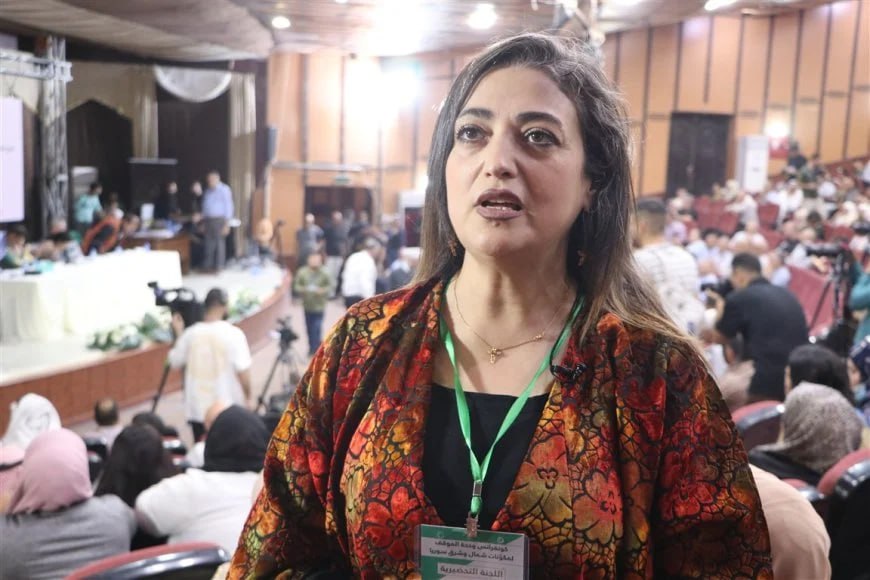 Jinên ku tev li Konferansa Yekhelwestiya Pêkhateyên Bakur û Rojhilatê Sûriyeyê bûn, diyar kir ku xwedî roleke girîng in ji bo pêkanîna yekitiyê. Jinan da zanîn ku ev konferans peyamek bû ku gelê Sûriyeyê li dijî hewldanên fitne û parçekirinê yekgirtî ye.