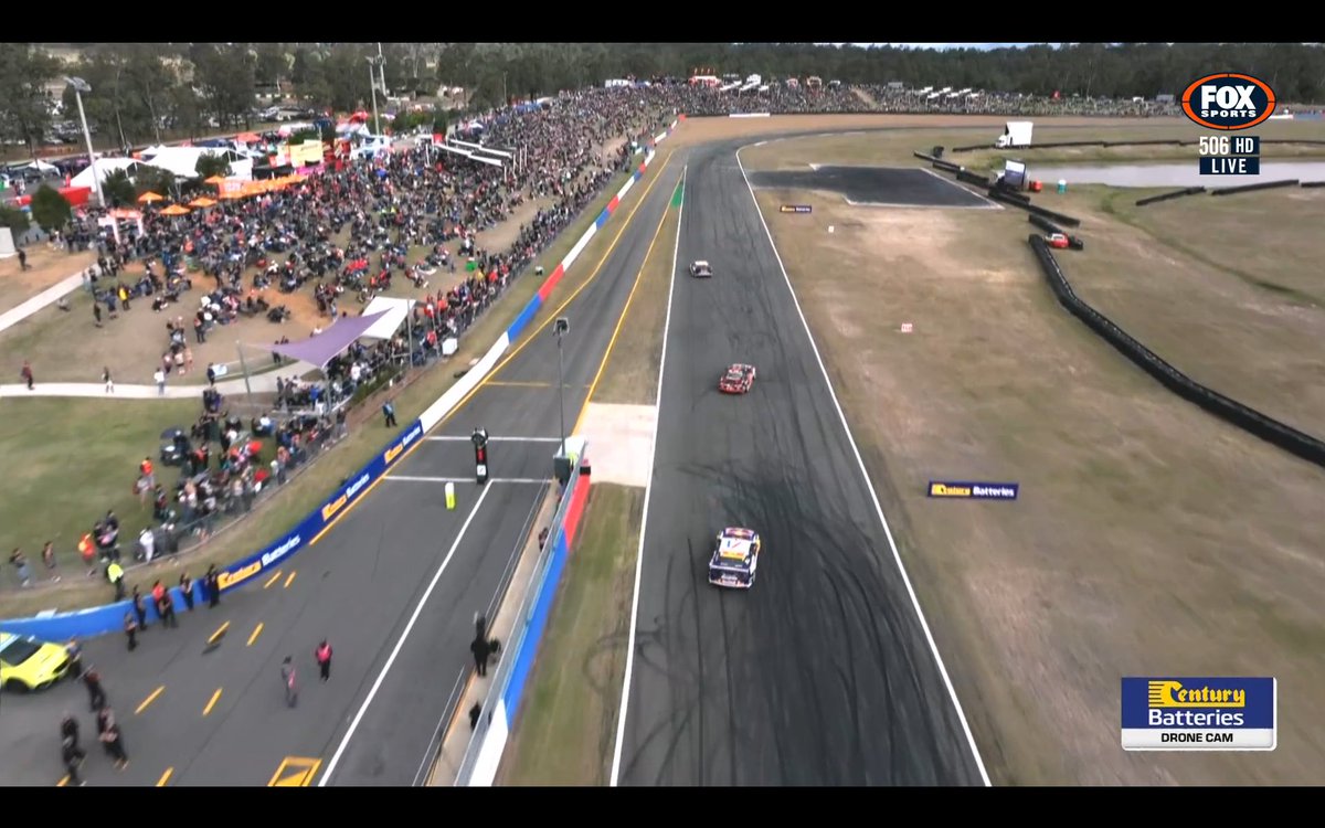 Looks like a very good crowd for Supercars at QR. Can't be unhappy with that! 

#Supercars #RepcoSC