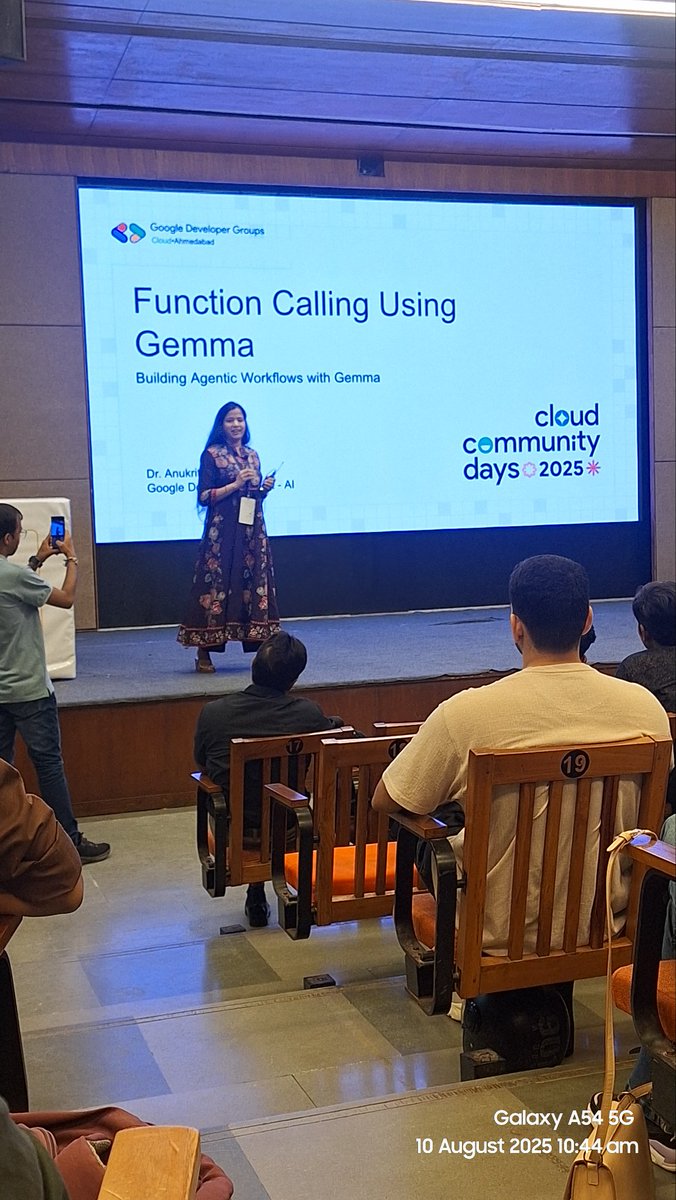 Yashnandha06's tweet image. Function calling using Gemma
By Anukruti Bansal

#GDGCloudAhm #GCCDAhm25 @GDGCloudAhm @GoogleDevsIN