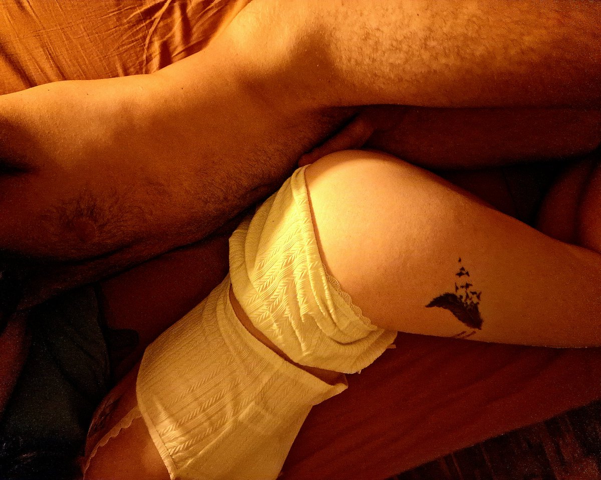 Quand madame me laisse jouer avec ses fesses 😍🔥
<a href="/nicenguys/">nicenakedguys</a> <a href="/PartageDefiHot/">PartageDéfiHot</a> <a href="/Body_Art_be_fr/">Sex and Body Art 😏</a> <a href="/AngelandDemonF/">Angel & Demon Fitness 🏋️‍♂️</a> 
#nakedcouple #sexart #nakedcouplepicture #booty #SamediDick #DimancheDouceur