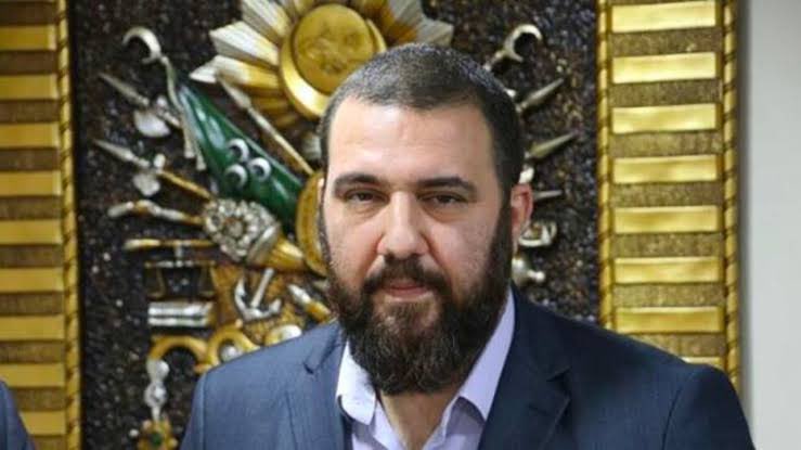 Evliya Çelebi (@evliyahoca2) on Twitter photo Solda gerçek bir Devlet-i Aliye üyesi, Sultan II.Abdülhamit Han Hazretlerinin 4. kuşak torunu olan Nurhan Hanım Sultan Hazretleri, sağda ise hem diploması sahte hem de asker kaçağı hötümün kenarı. Solda gerçek bir Devlet-i Aliye üyesi, Sultan II.Abdülhamit Han Hazretlerinin 4. kuşak torunu olan Nurhan Hanım Sultan Hazretleri, sağda ise hem diploması sahte hem de asker kaçağı hötümün kenarı.