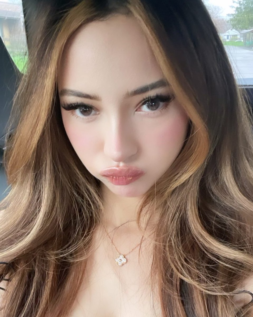 celadorelle's tweet image. Kakak cantiknya Sian, I am.