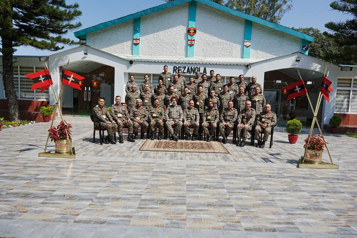 NorthernComd_IA's tweet photo. Northern Command Discipline & Vigilance and Human Rights Seminar
Lt Gen Vijay B Nair #COS_NC #DhruvaCommand initiated proceedings of a one day seminar on Discipline & Vigilance and Human Rights at #Udhampur. Domain experts from #IHQofMoD gave insightful talks on policy matters and handling of sensitive cases.
The seminar has enhanced the awareness of the stakeholders in analysing and managing various challenges in the ever-changing socio-economic environment.
#IndianArmy