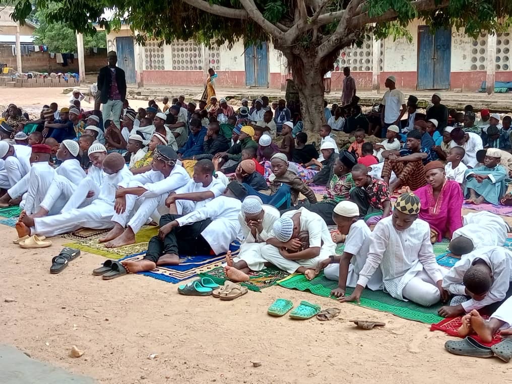 mkaghana's tweet photo. 2025 Tarbiyyat and Talim Classes – UWR, Day 7 Update Jumuah Salat was observed with the following attendance:
* Atfal: 280
* Khuddam: 16
* Instructors: 7

#mkaghana
#khuddamulAhmadiyya
#IslamAhmadiyyat
#Ahmadiyya

Visit us @ https://t.co/CuMHlOWCV1 https://t.co/zvgRWFBZ6h