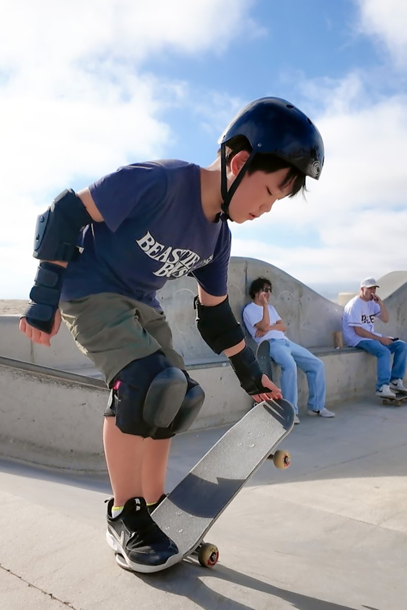 papayaru's tweet image. 小学5年生の息子、スケートボード練習中。初心者ですがコツコツと。 #小学5年生 #スケートボード