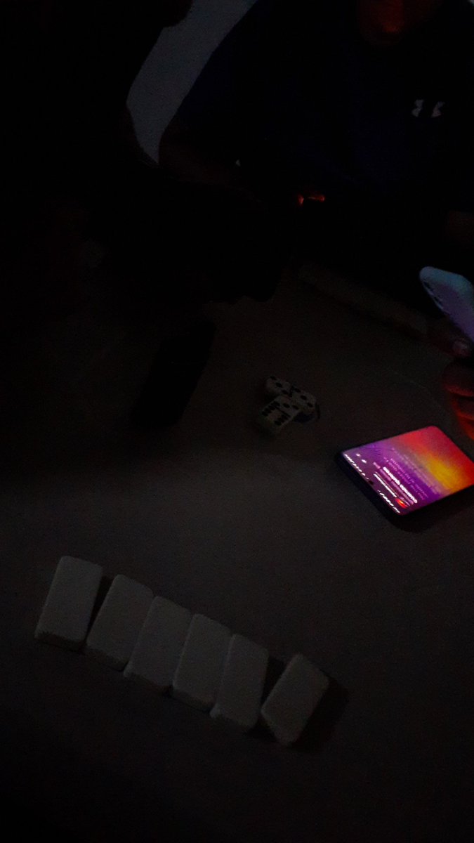 Efra_solano's tweet photo. noche de  domino. https://t.co/OEu4GIXXlw
