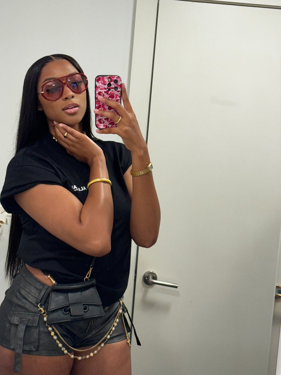 Shhh_ImTwitting's tweet image. All I wanna do is look pretty &amp;amp; have fun💋