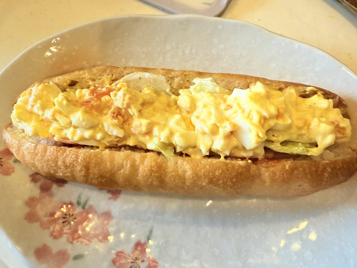 bibi091788's tweet photo. ⭐︎米粉で作るパン⭐︎
朝にヨーグルト生活飽きたと言われ。
パンが食べたいと言われ、米粉で作れるよう練習した´д` ;
チョコスティックパンにコッペンパンの玉子サンド

昨日は大学のオープンキャンパス！
研究出来るなんて羨ましい！
#米粉 #米粉パン
#オープンキャンパス https://t.co/i0hfERWIJU