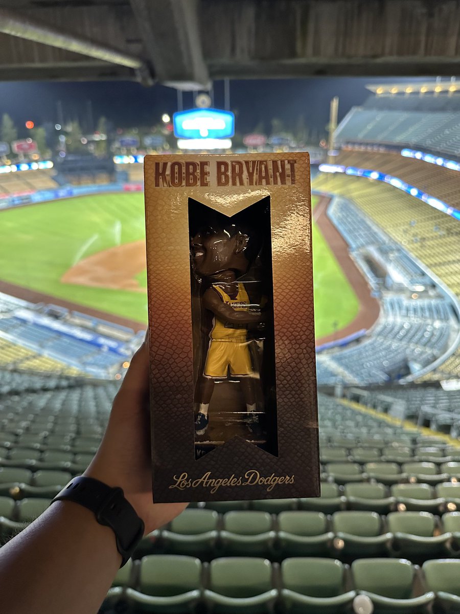 U8Training's tweet photo. @Dodgers
IF IT IS 2 BE , IT’S UP 2 ME
KOBE BEAN BRYANT 1996
#2FOURTHEWIN
(1of24)
#SMARTPENCILPROGRAM
Including Our U8 TEAM BANNERS https://t.co/eYxQLzkUHz