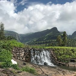 shubsree's tweet photo. Tour Idea of the day : 
Weekend Getaway Bhandhardara Igatpuri - 2 Nights /3 Days : Located in the Sahyadri Mountain Range, these places are known for their breathtaking natural beauty and serene ambiance. 
DM for detail
#arthurlake #randhafalls #igatpuri #bhandardara https://t.co/ev4IbTeQ6N
