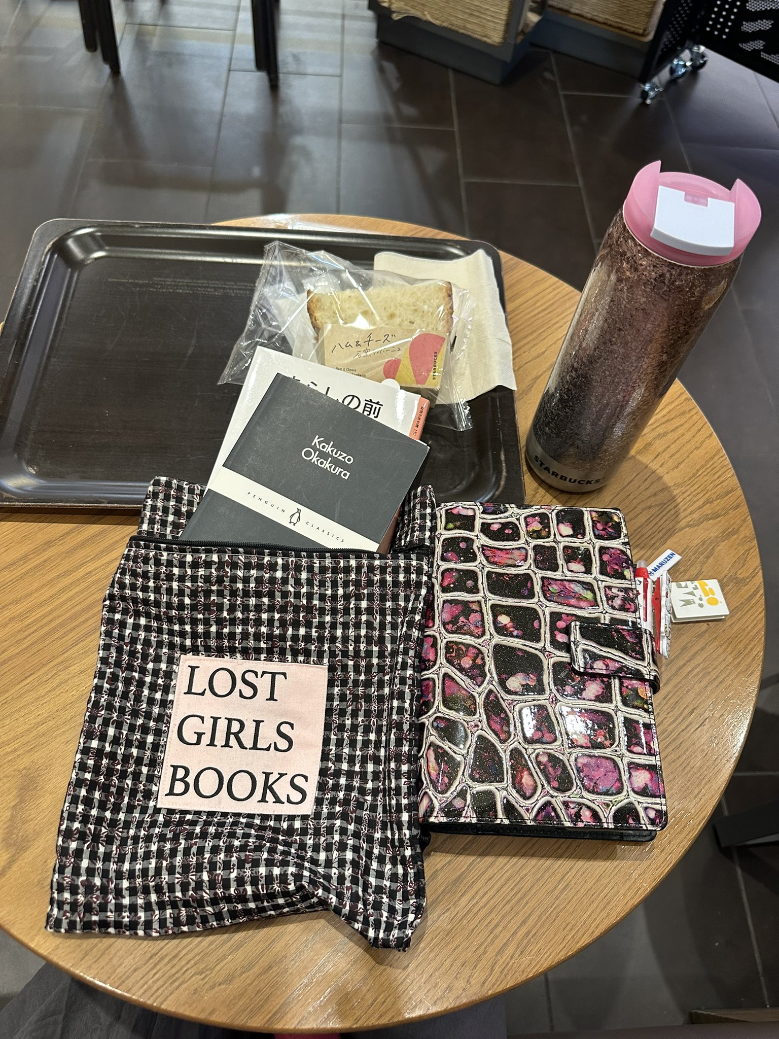 LALA 子供向け 洋書 Tara Books | 素敵な洋書の絵本のお店 Read Leaf Books